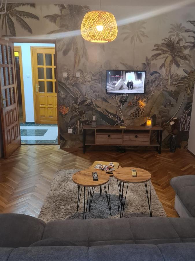 Apartmani Santa Barbara 트레빈예 외부 사진