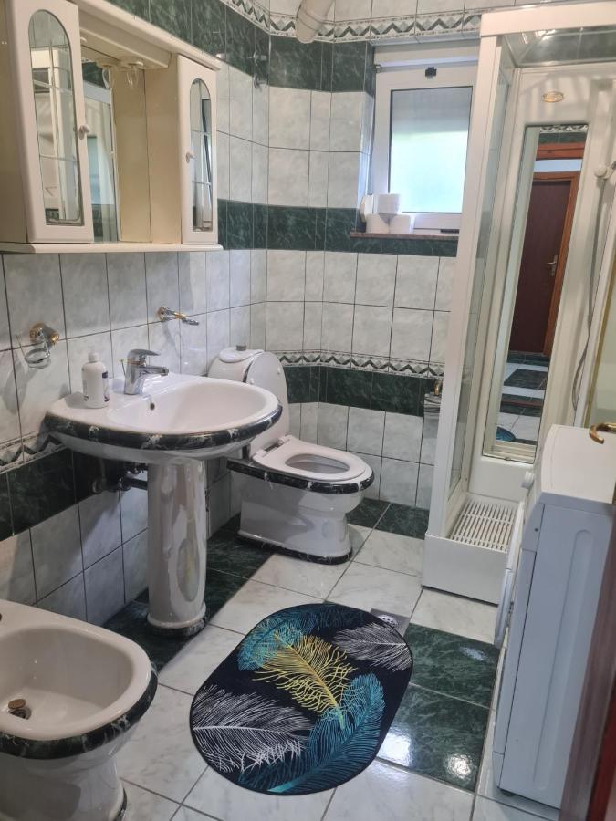 Apartmani Santa Barbara 트레빈예 외부 사진