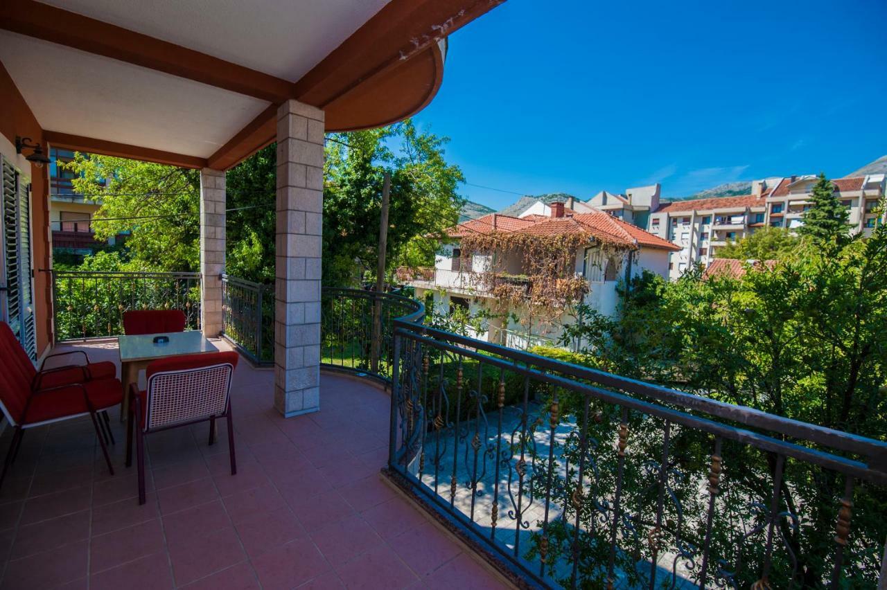 Apartmani Santa Barbara 트레빈예 외부 사진