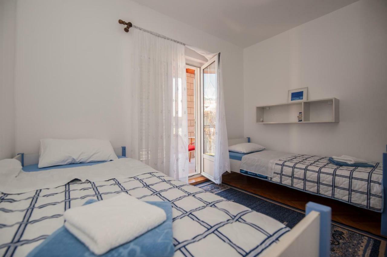 Apartmani Santa Barbara 트레빈예 외부 사진