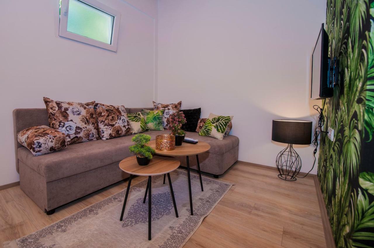 Apartmani Santa Barbara 트레빈예 외부 사진