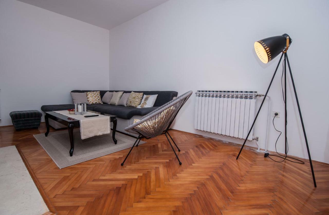 Apartmani Santa Barbara 트레빈예 외부 사진